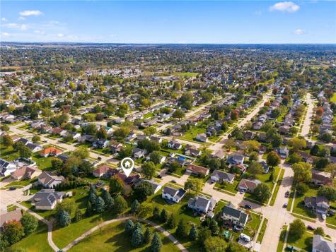 110 W 34th Avenue Marion IA 52302