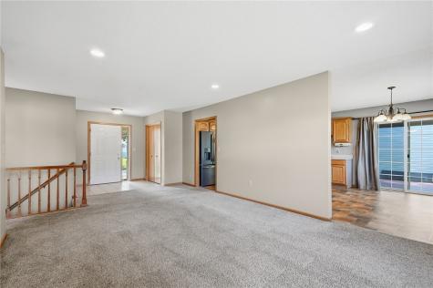 110 W 34th Avenue Marion IA 52302