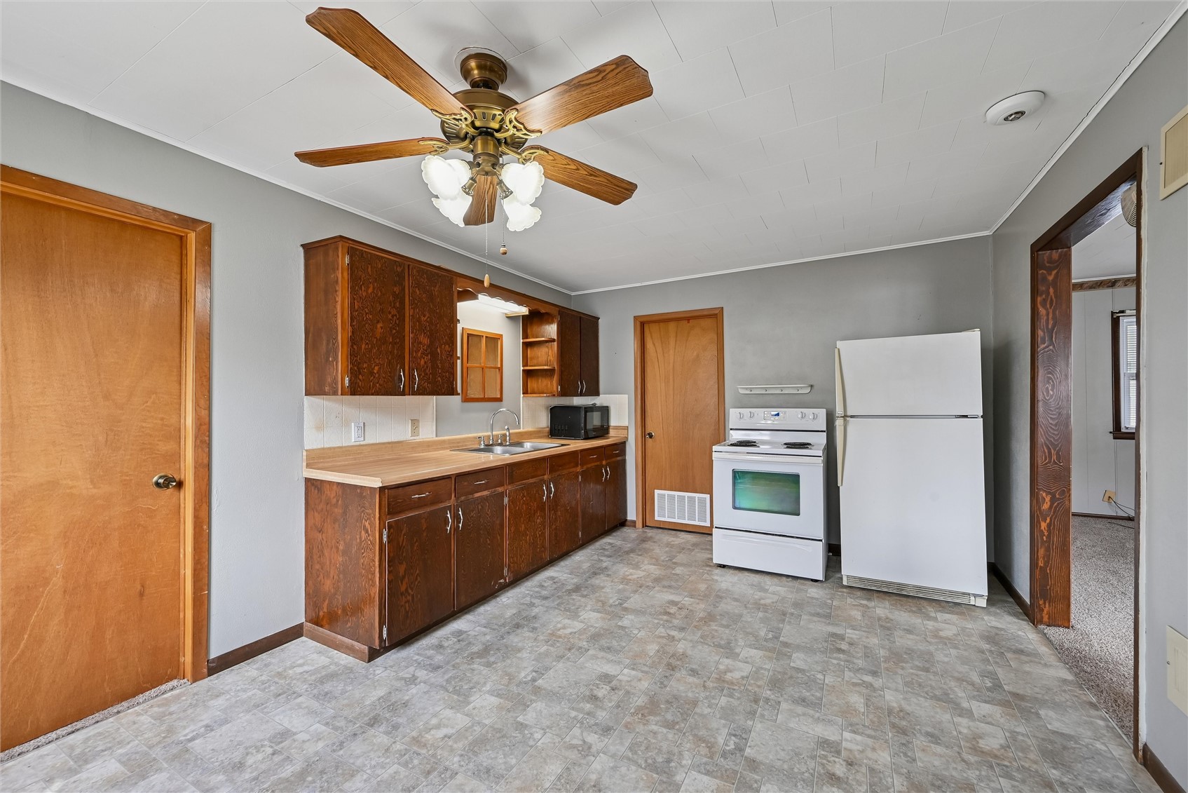 207 W Main Street Urbana IA 52345
