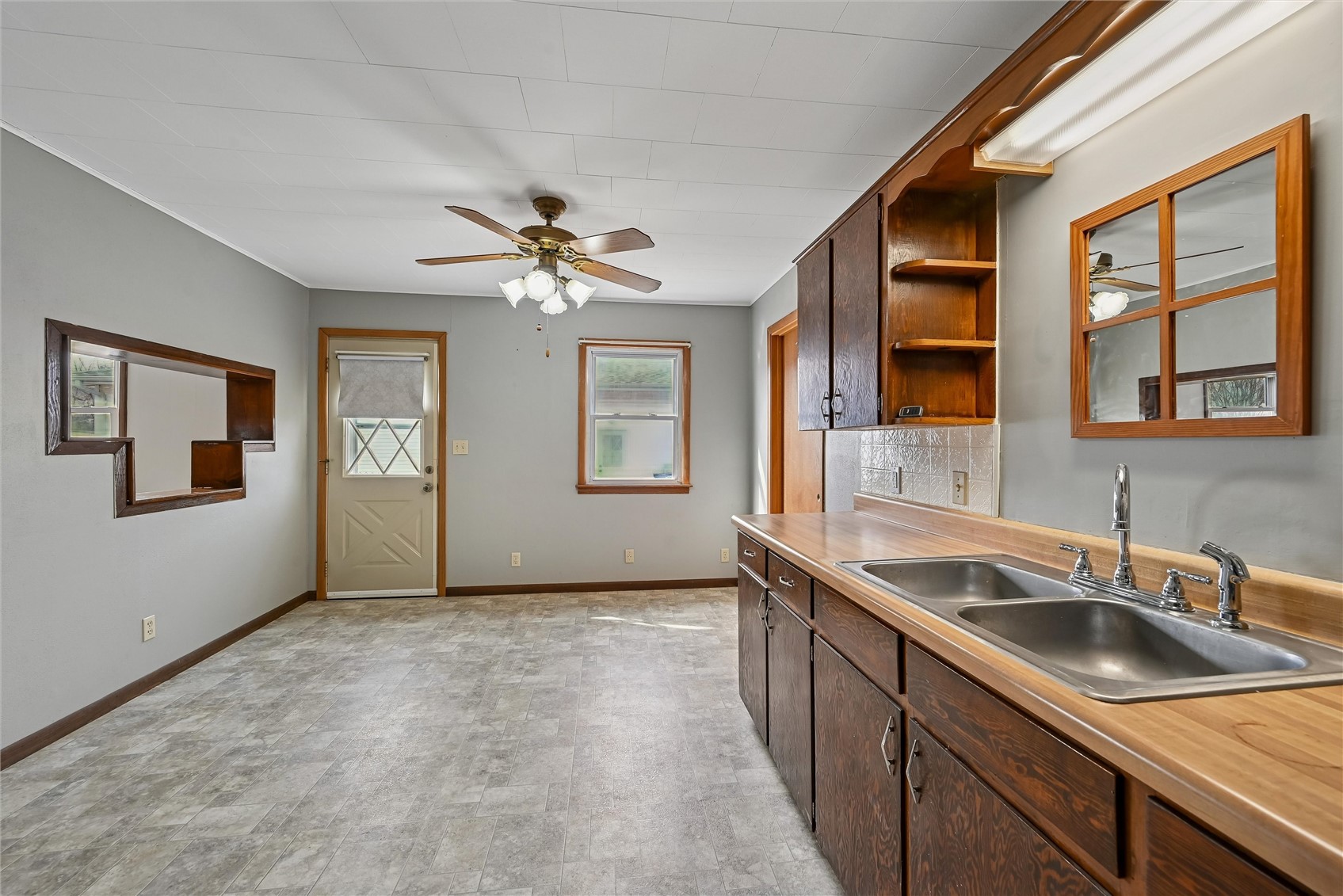 207 W Main Street Urbana IA 52345