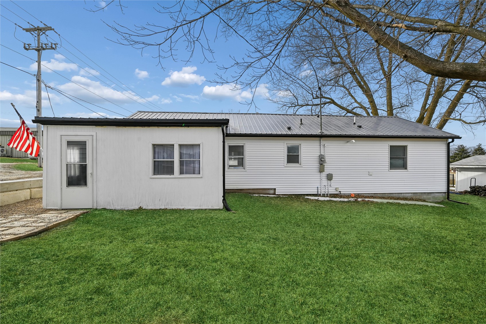 207 W Main Street Urbana IA 52345