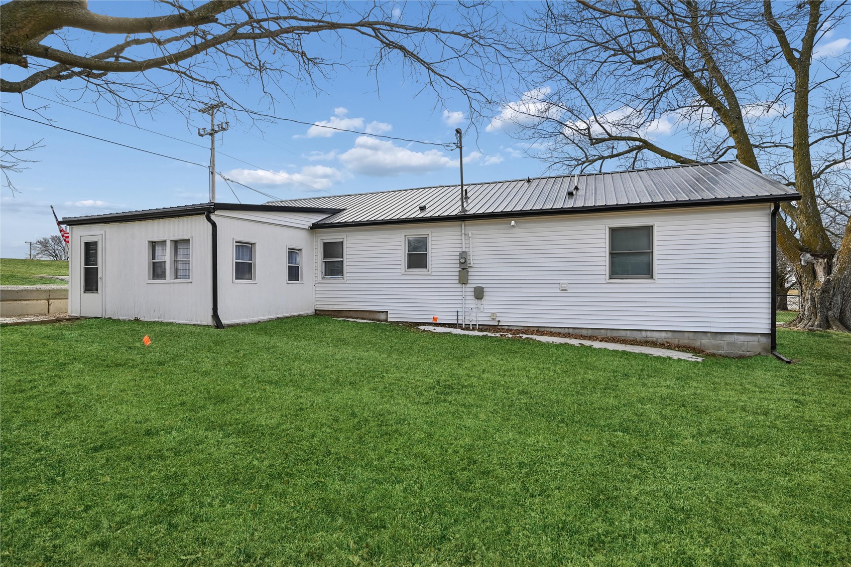 207 W Main Street Urbana IA 52345