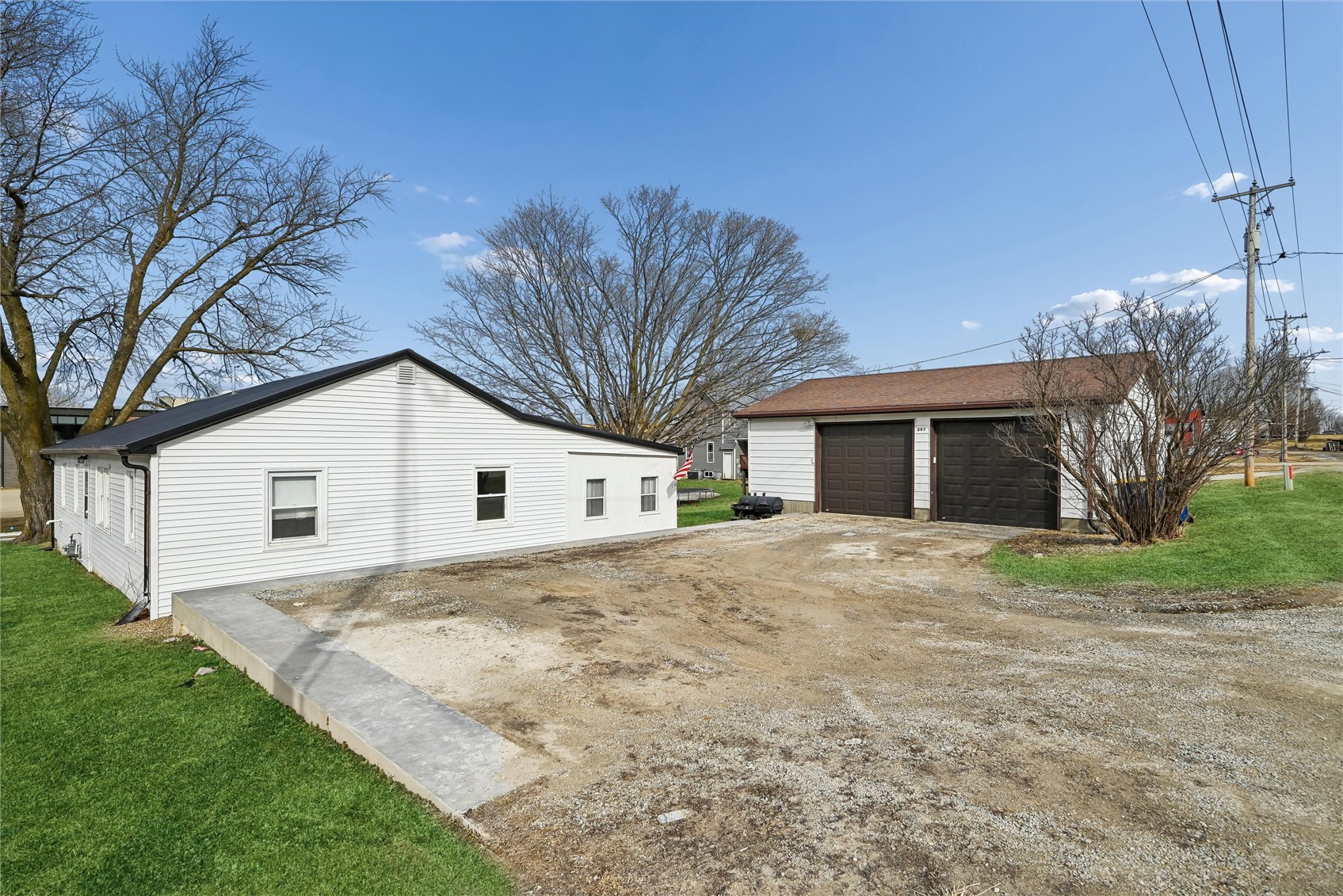 207 W Main Street Urbana IA 52345