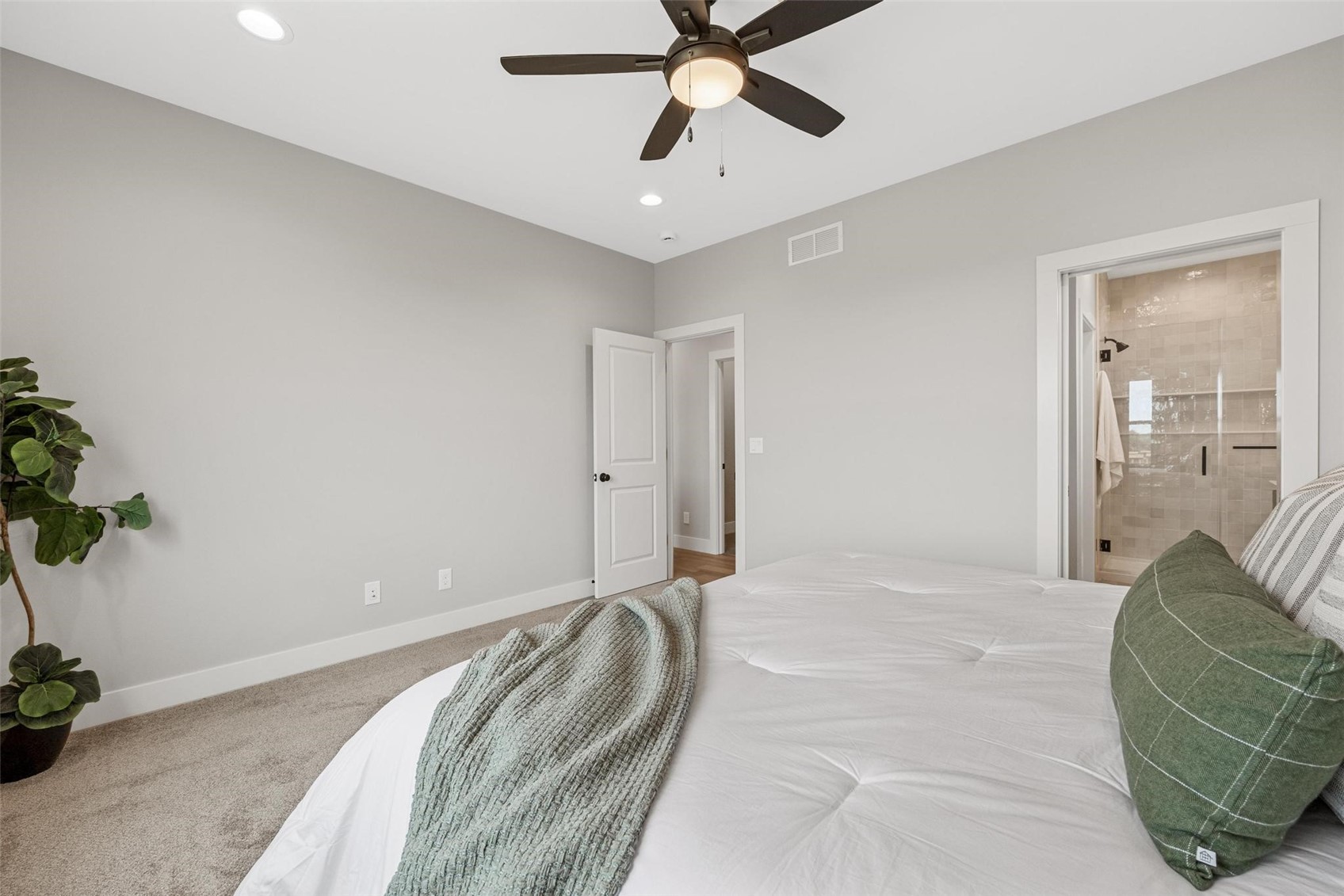 8714 Yeager Lane NE Cedar Rapids IA 52402