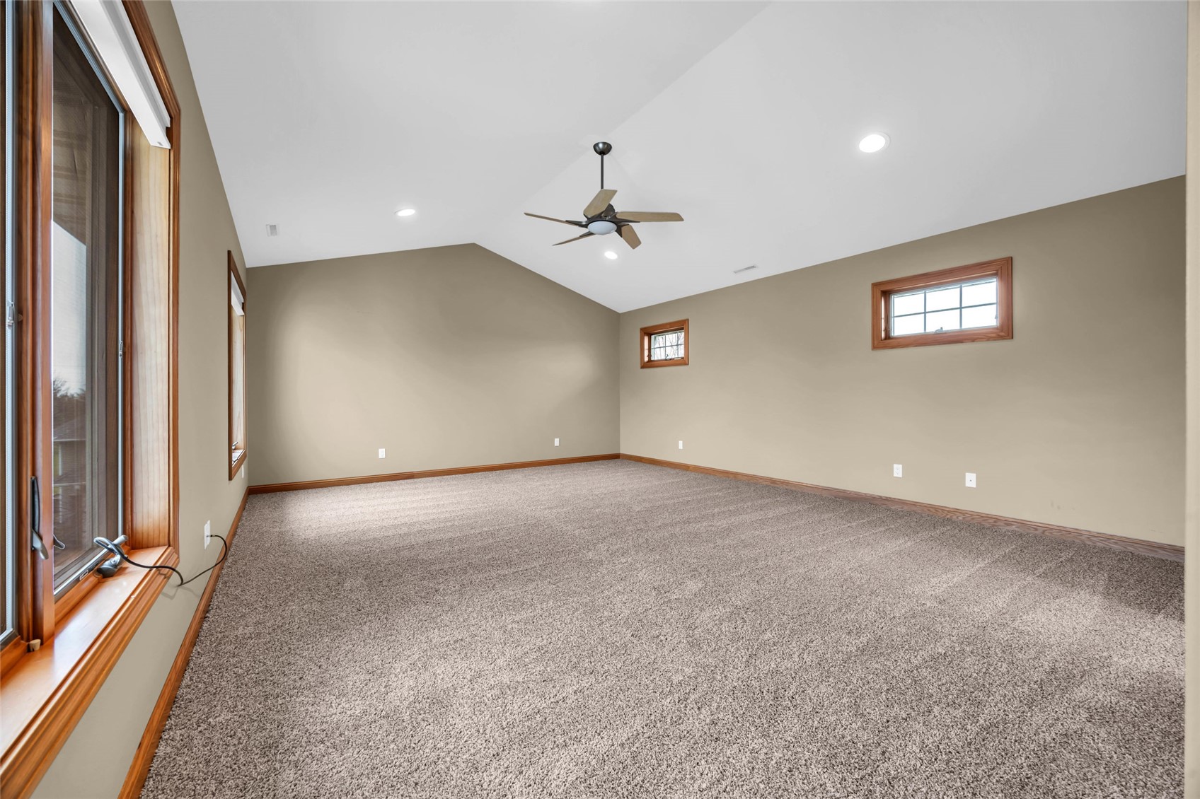 545 Evergreen Lane Robins IA 52328