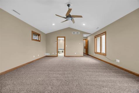 545 Evergreen Lane Robins IA 52328