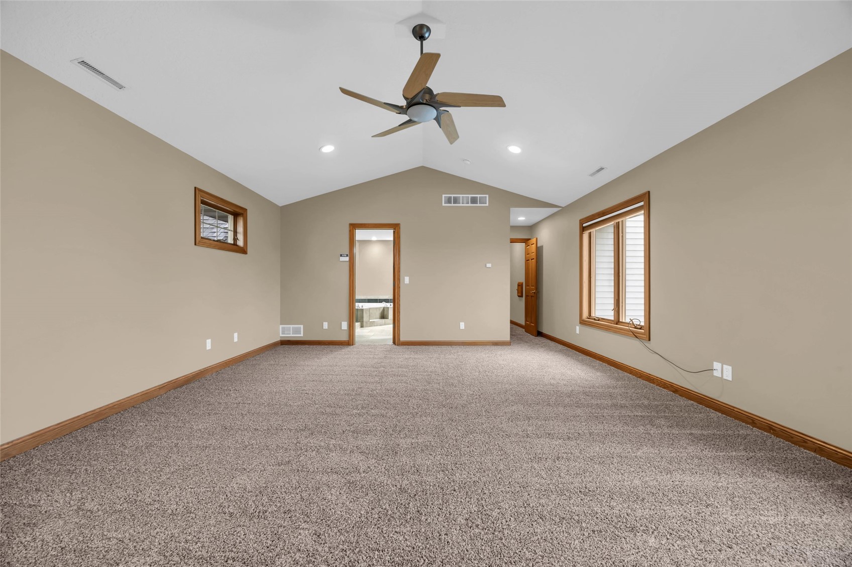 545 Evergreen Lane Robins IA 52328
