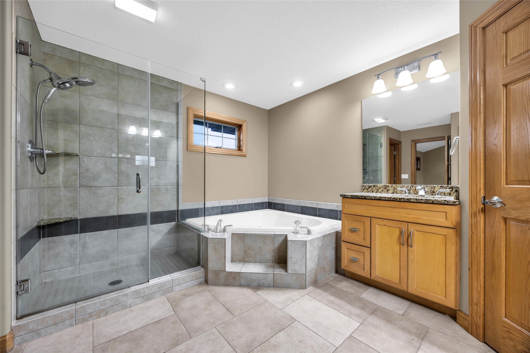 545 Evergreen Lane Robins IA 52328