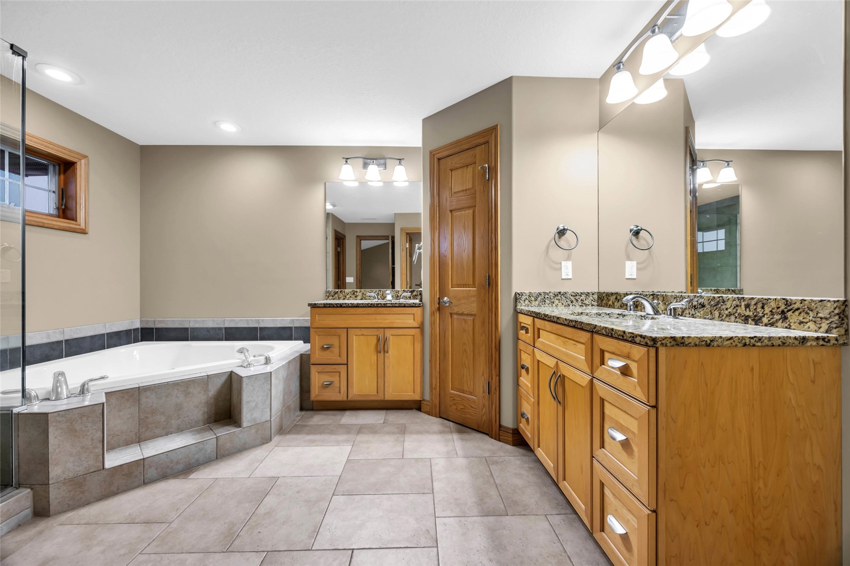 545 Evergreen Lane Robins IA 52328