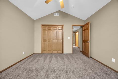 545 Evergreen Lane Robins IA 52328