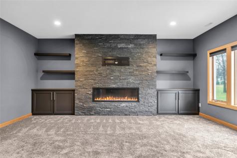 545 Evergreen Lane Robins IA 52328