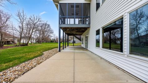 545 Evergreen Lane Robins IA 52328