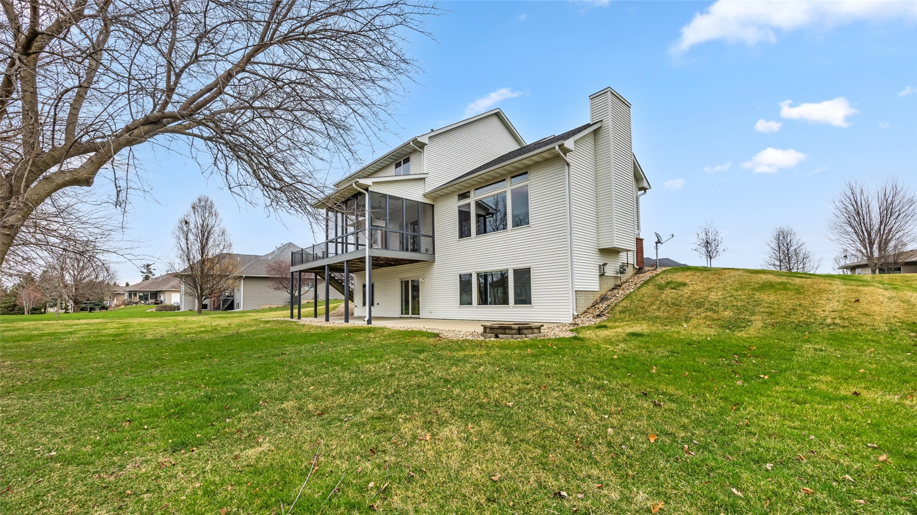 545 Evergreen Lane Robins IA 52328