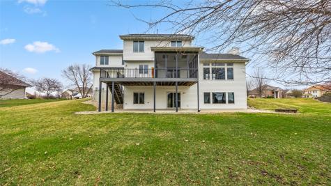 545 Evergreen Lane Robins IA 52328
