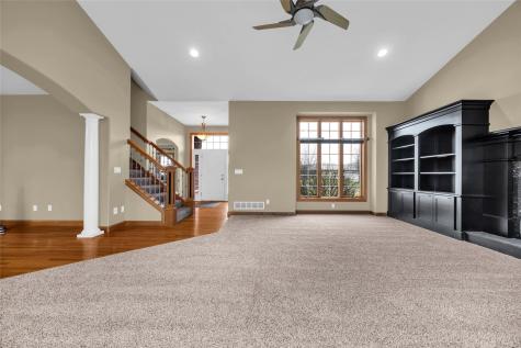 545 Evergreen Lane Robins IA 52328