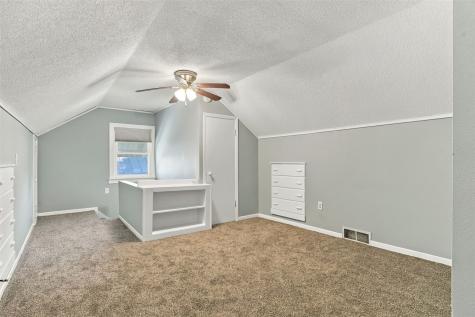 1070 H Avenue NW Cedar Rapids IA 52405