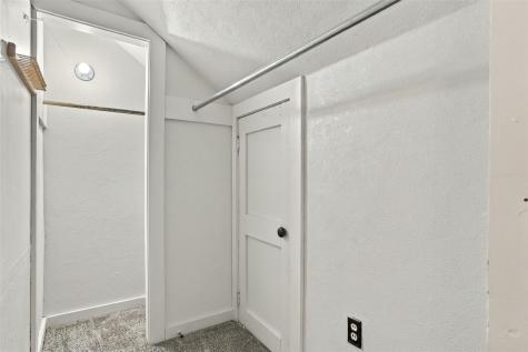 1070 H Avenue NW Cedar Rapids IA 52405
