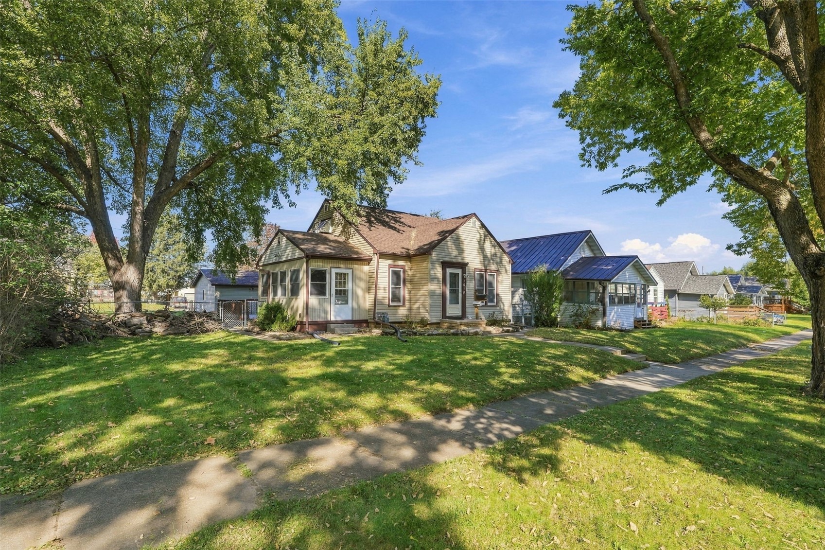1070 H Avenue NW Cedar Rapids IA 52405