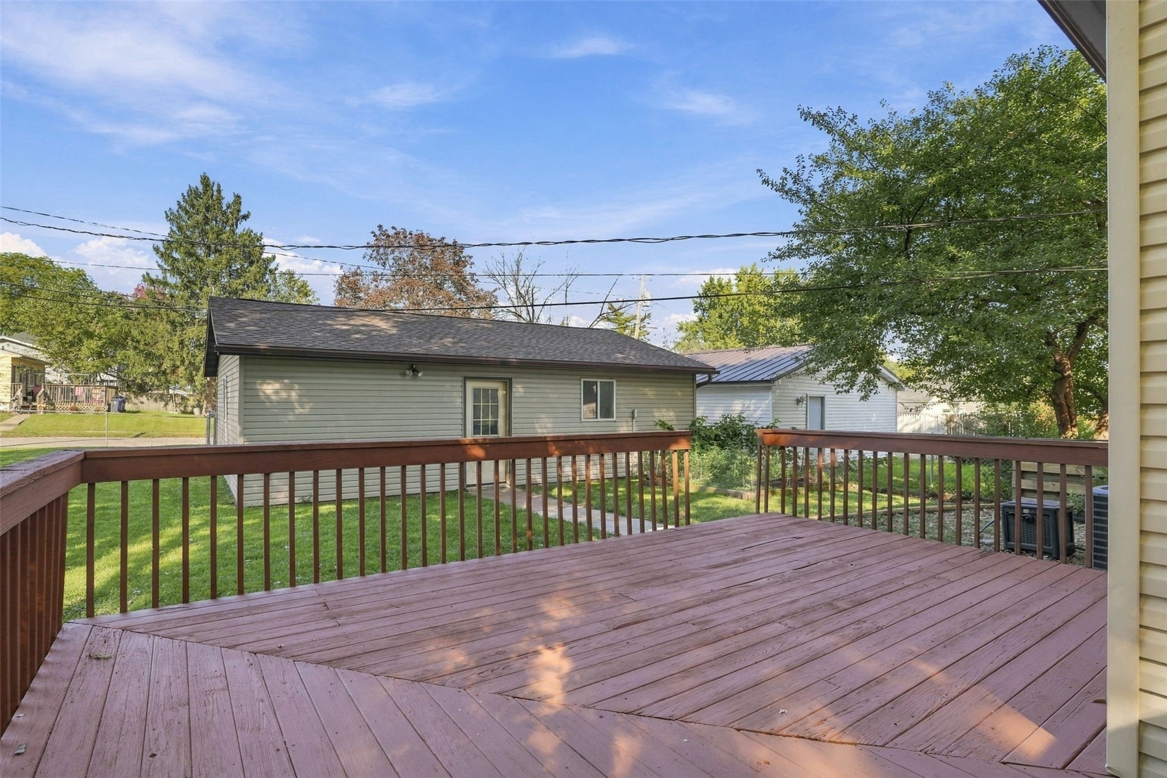 1070 H Avenue NW Cedar Rapids IA 52405