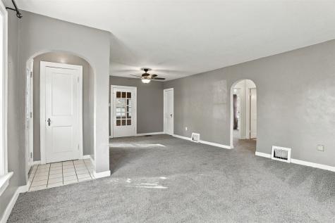 1070 H Avenue NW Cedar Rapids IA 52405
