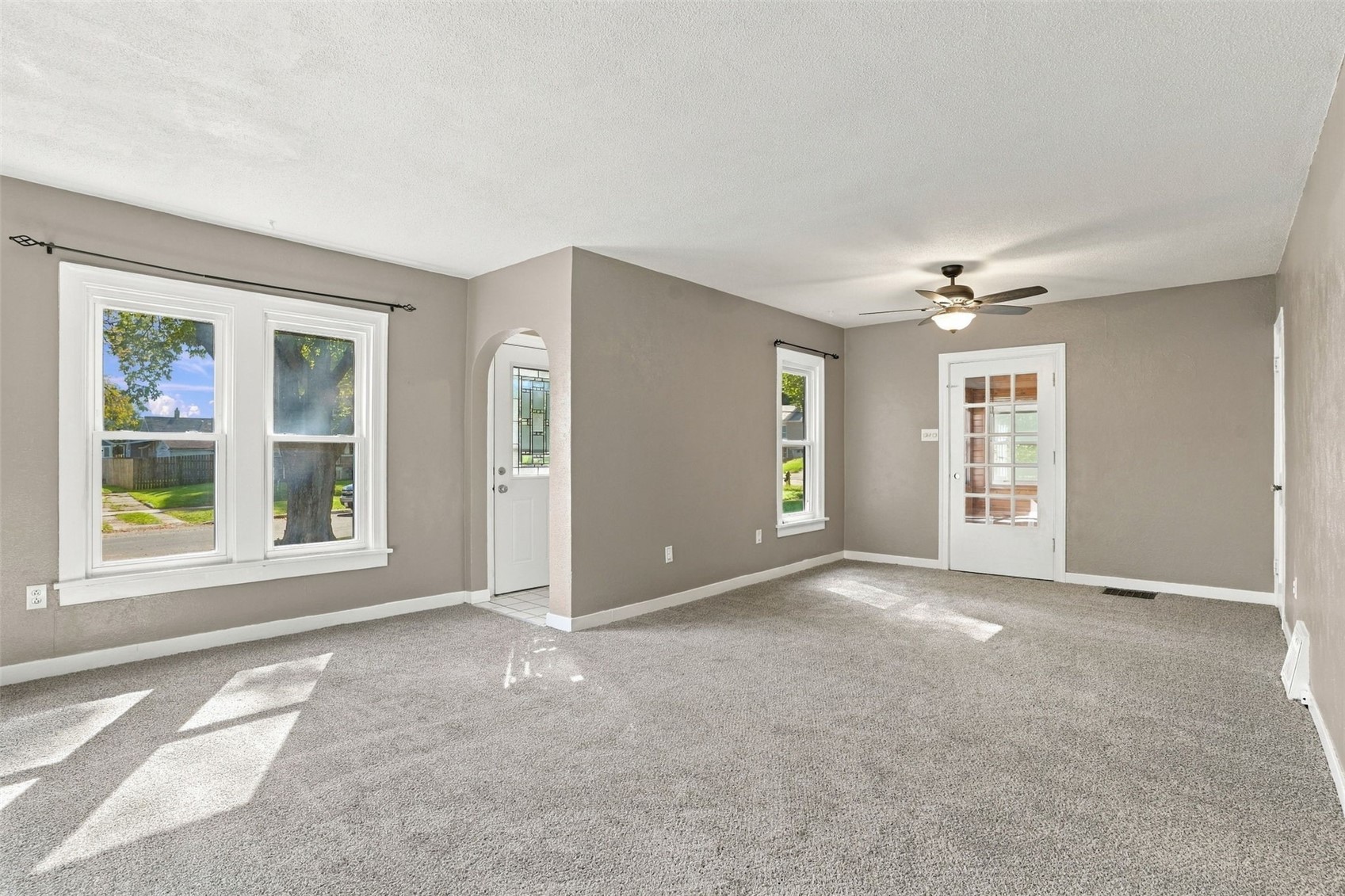 1070 H Avenue NW Cedar Rapids IA 52405