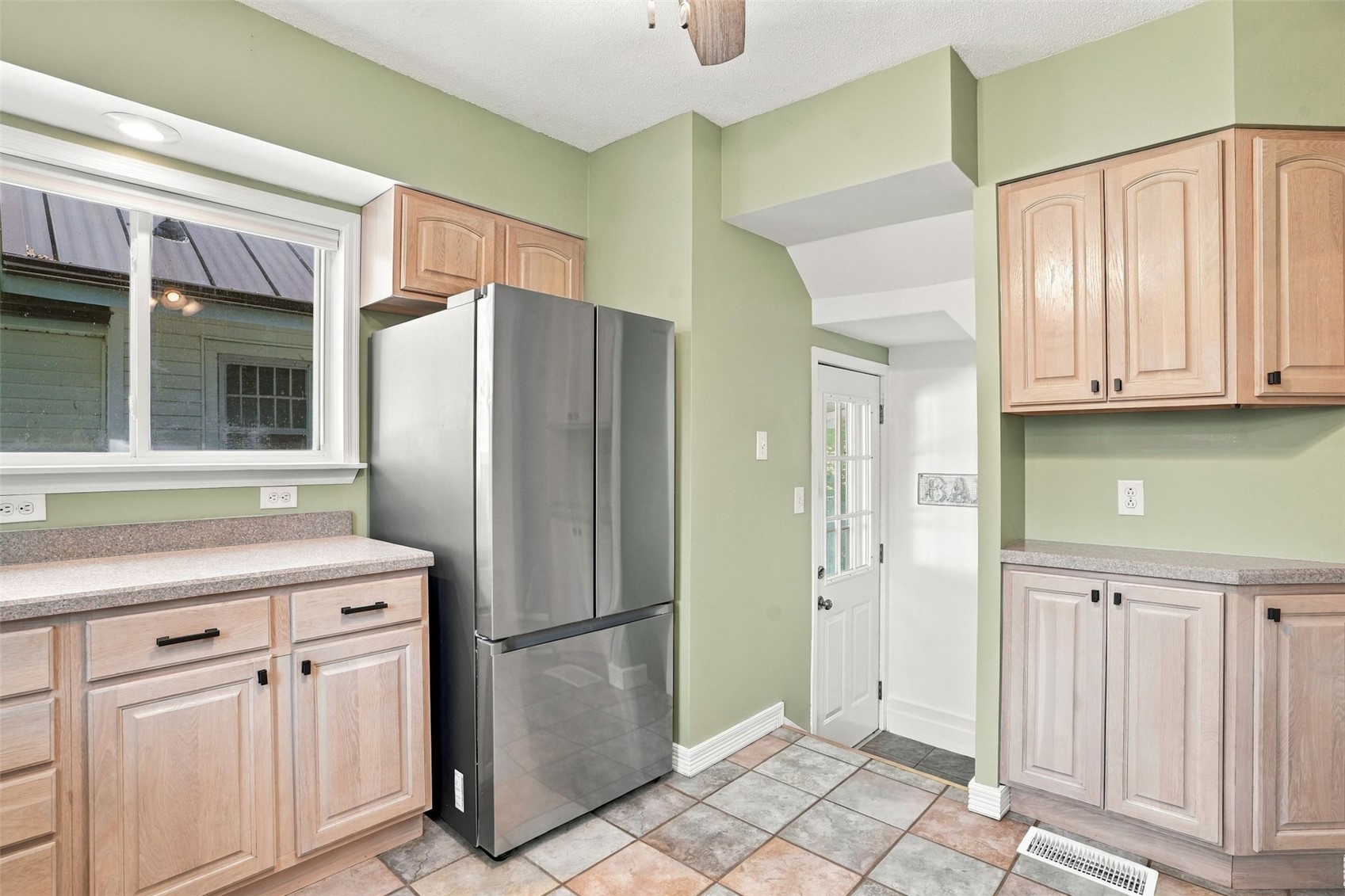 1070 H Avenue NW Cedar Rapids IA 52405