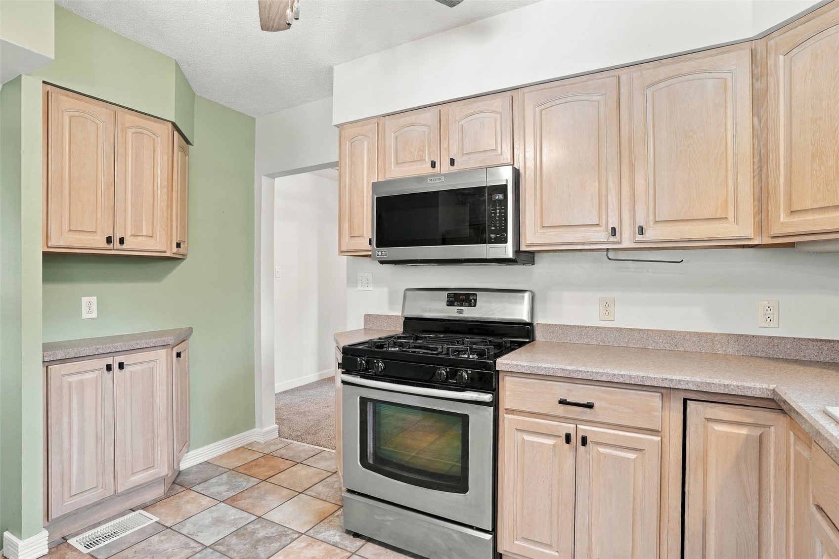 1070 H Avenue NW Cedar Rapids IA 52405