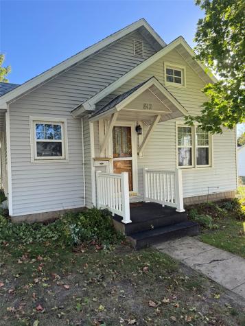 812 E 9th Street Vinton IA 52349