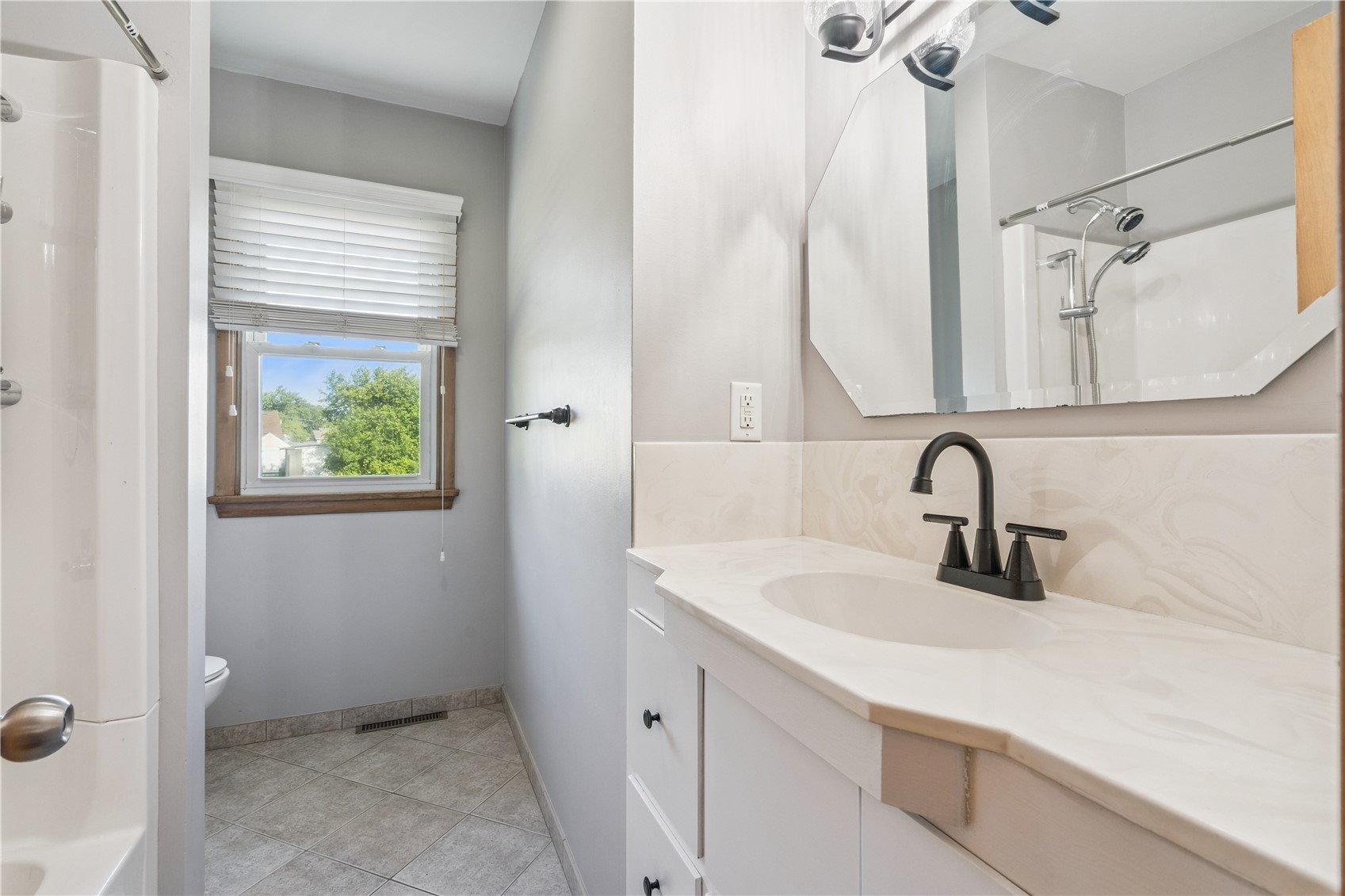 705 Grantwood Drive SE Cedar Rapids IA 52403