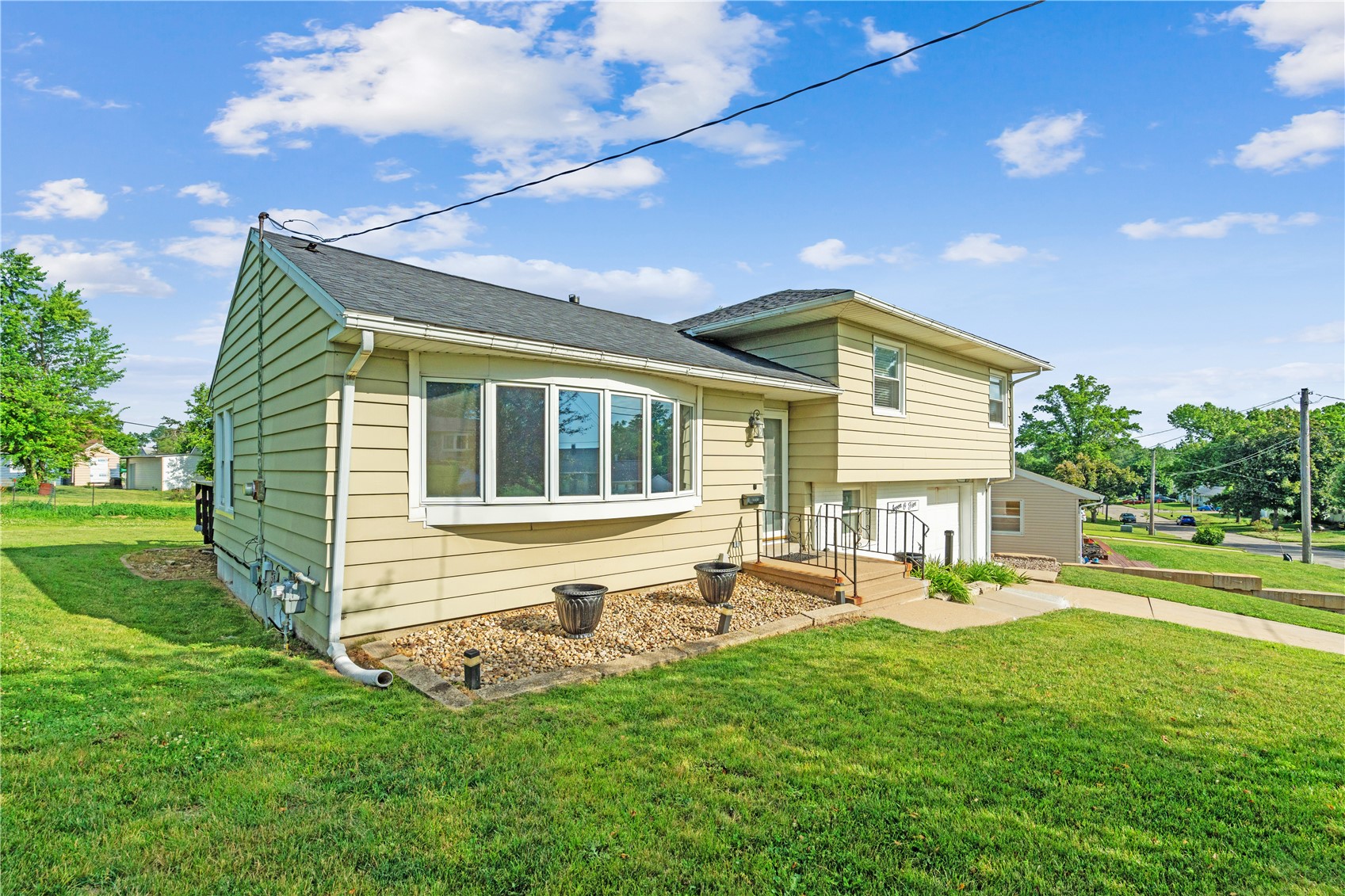 705 Grantwood Drive SE Cedar Rapids IA 52403