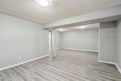 705 Grantwood Drive SE Cedar Rapids IA 52403