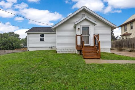 3330 Southland Street SW Cedar Rapids IA 52404