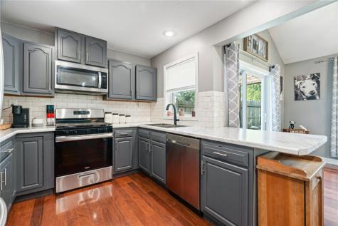 307 N John Street Mechanicsville IA 52306