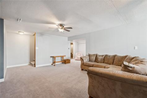307 N John Street Mechanicsville IA 52306