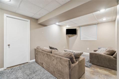 307 N John Street Mechanicsville IA 52306