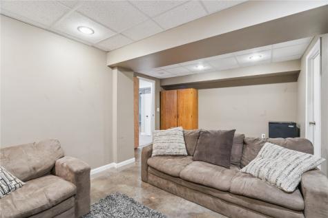 307 N John Street Mechanicsville IA 52306