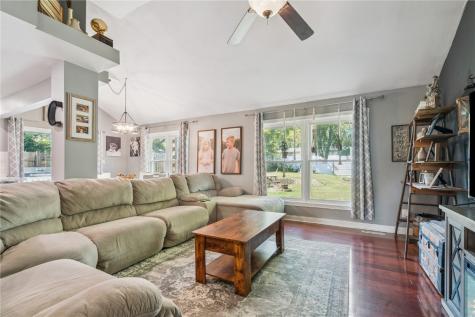 307 N John Street Mechanicsville IA 52306