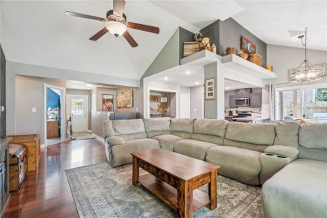 307 N John Street Mechanicsville IA 52306