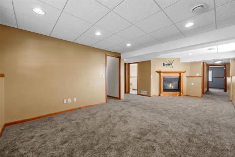 1210 Pacific Street Ely IA 52227