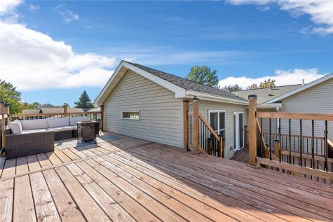 1210 Pacific Street Ely IA 52227