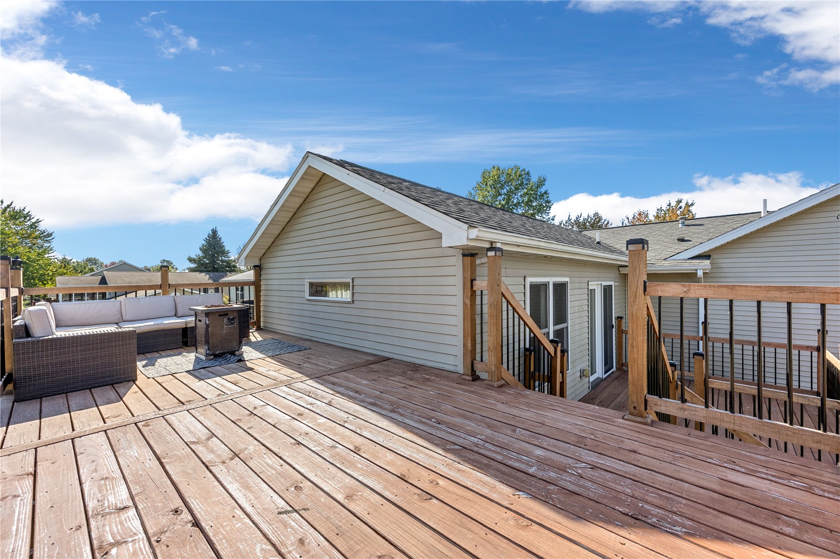 1210 Pacific Street Ely IA 52227