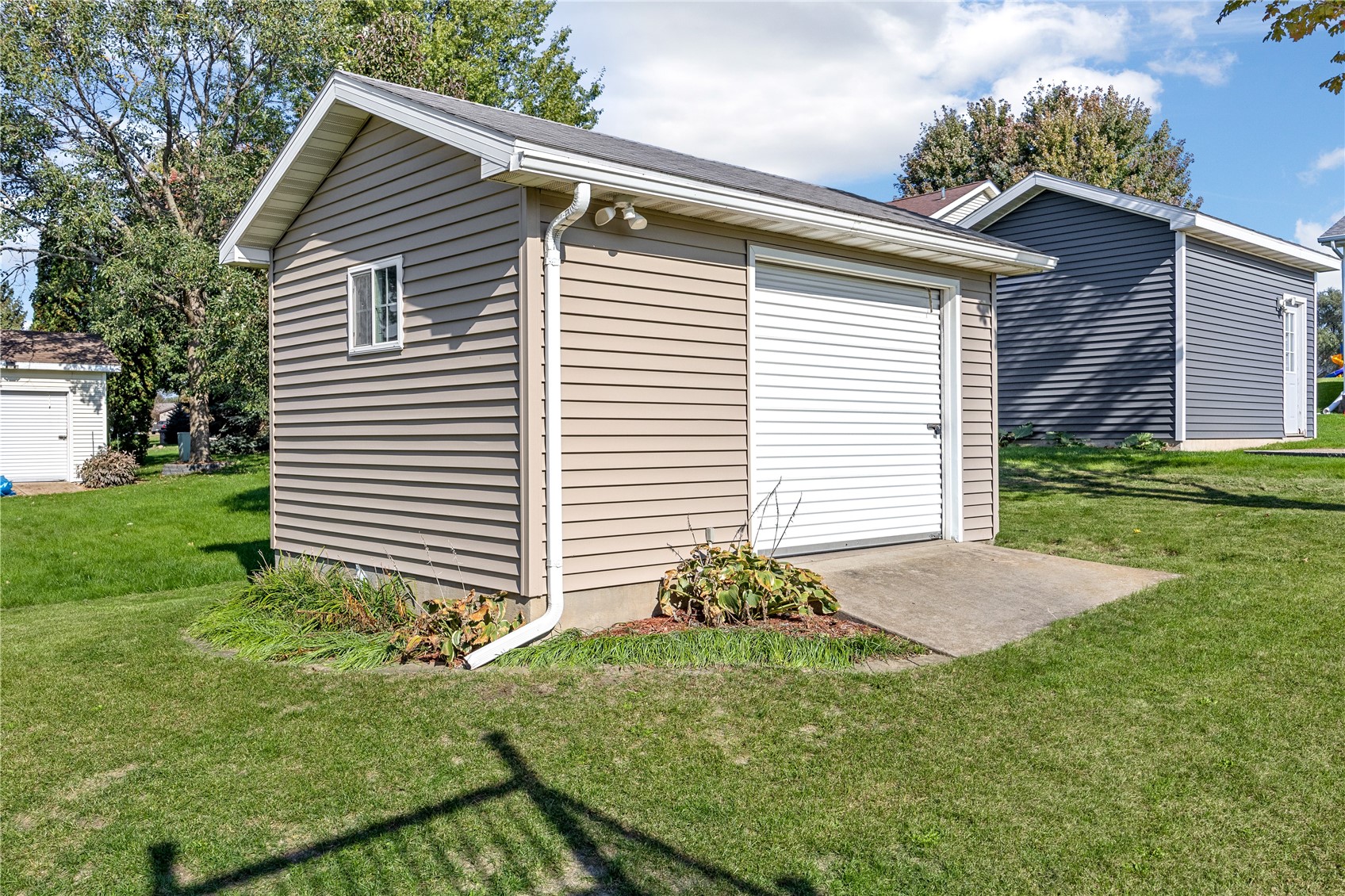 1210 Pacific Street Ely IA 52227