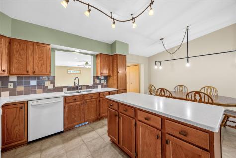 1210 Pacific Street Ely IA 52227