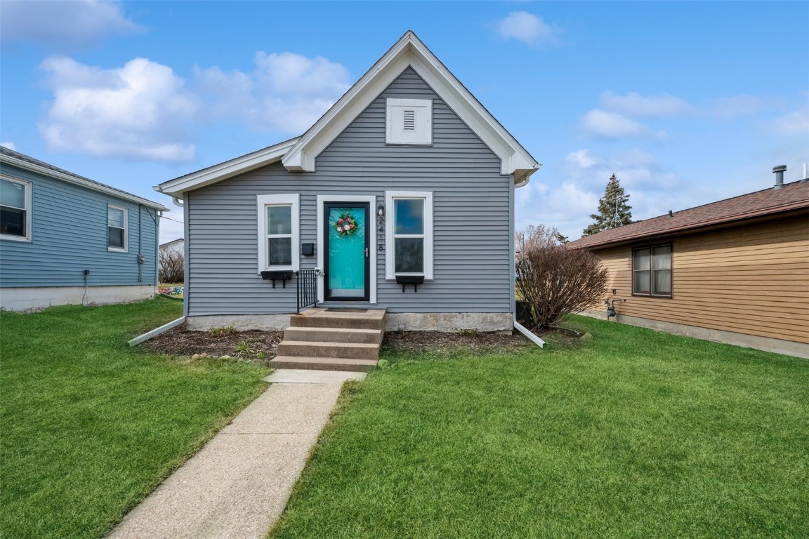 2418 1st Street SW Cedar Rapids IA 52404