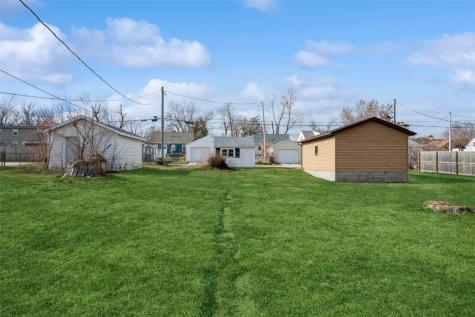 2418 1st Street SW Cedar Rapids IA 52404