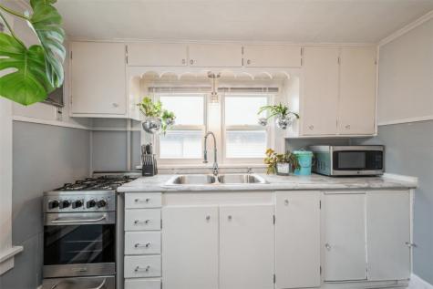 2418 1st Street SW Cedar Rapids IA 52404