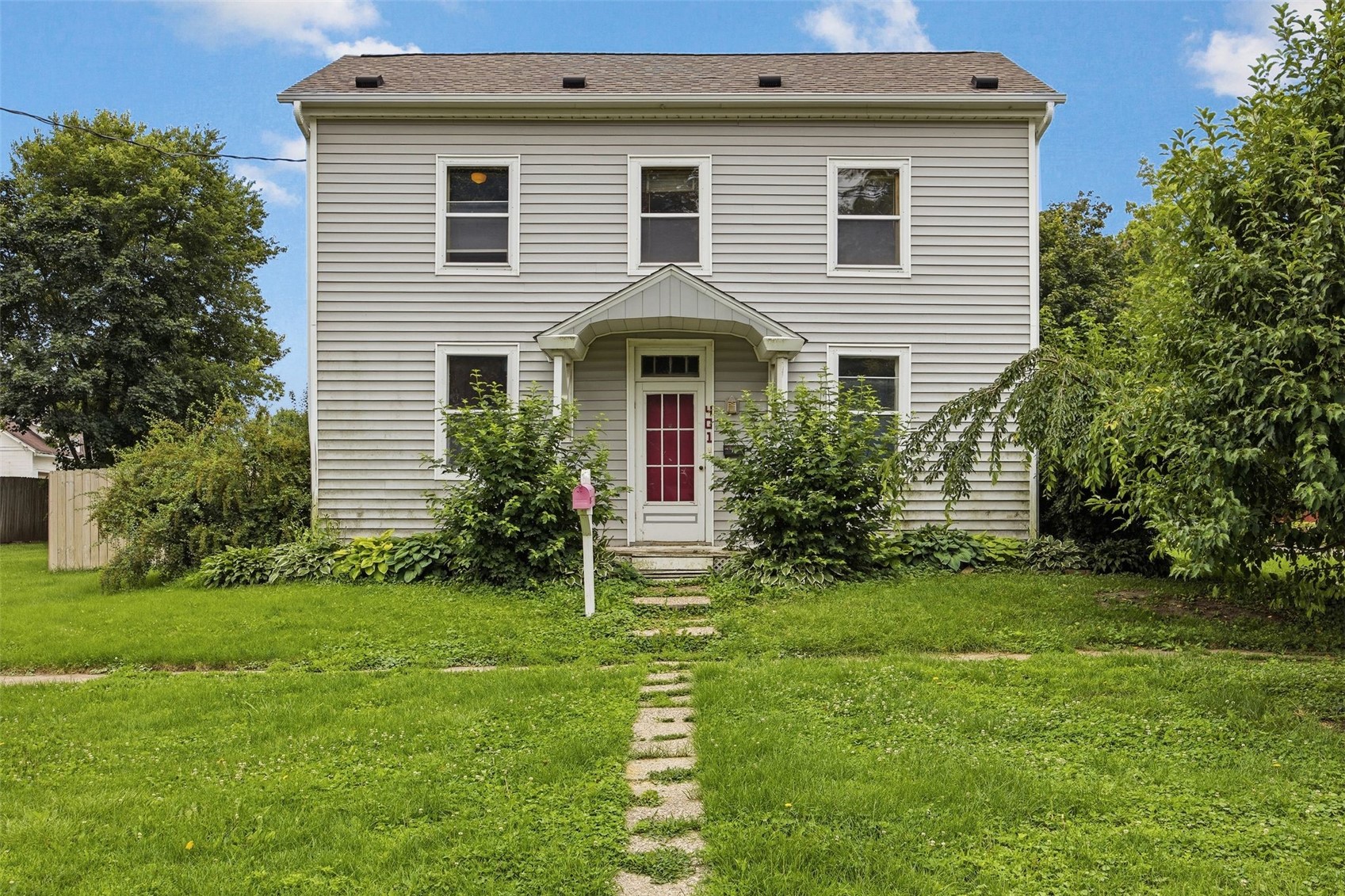 401 E 4th Street Tipton IA 52772
