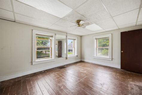 401 E 4th Street Tipton IA 52772
