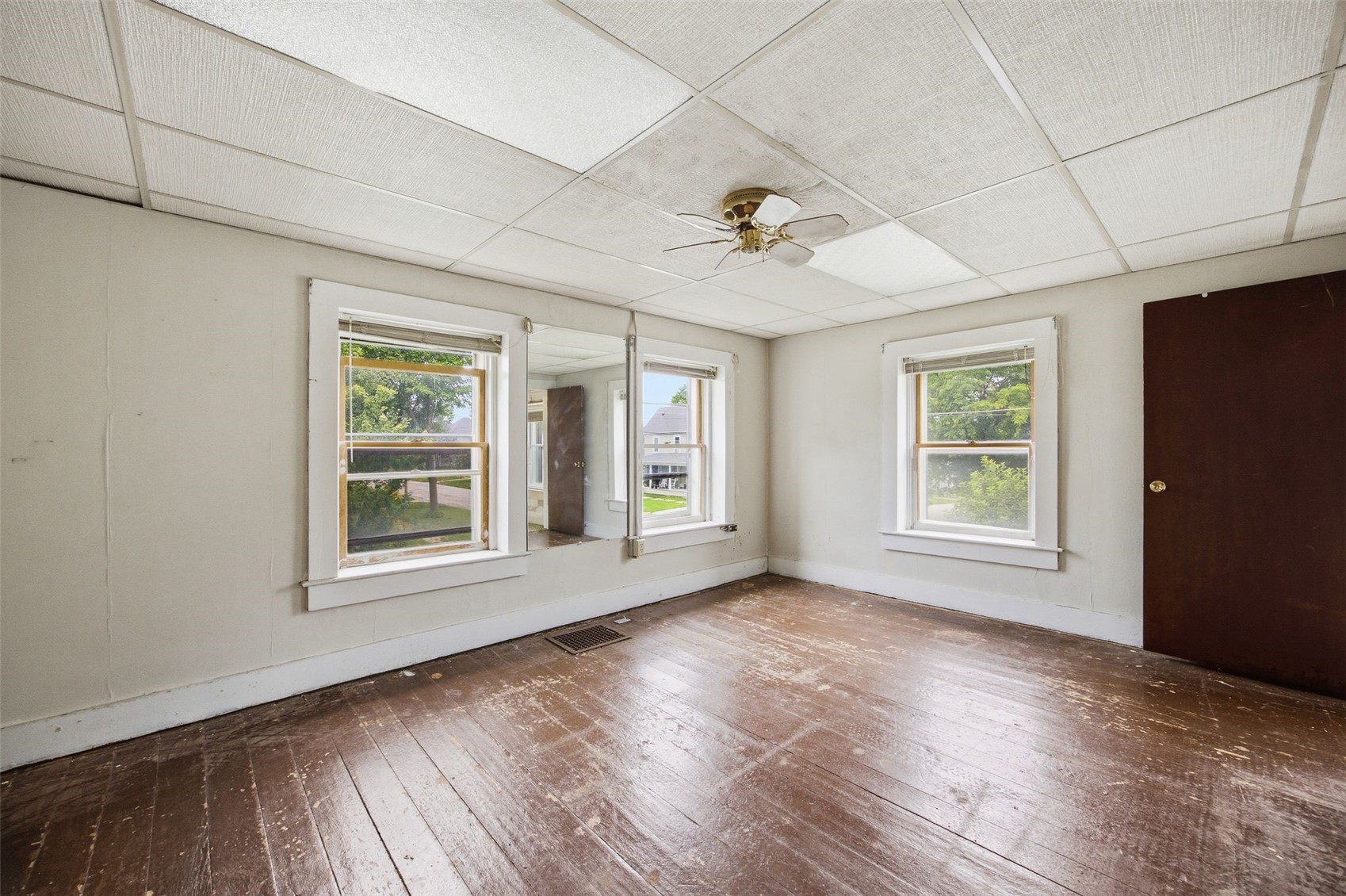 401 E 4th Street Tipton IA 52772