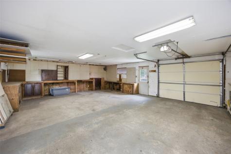 401 E 4th Street Tipton IA 52772